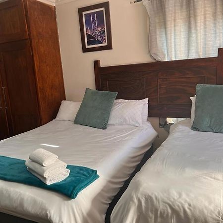 Travetel Or Tambo Airport Hotel Kempton Park Exterior photo