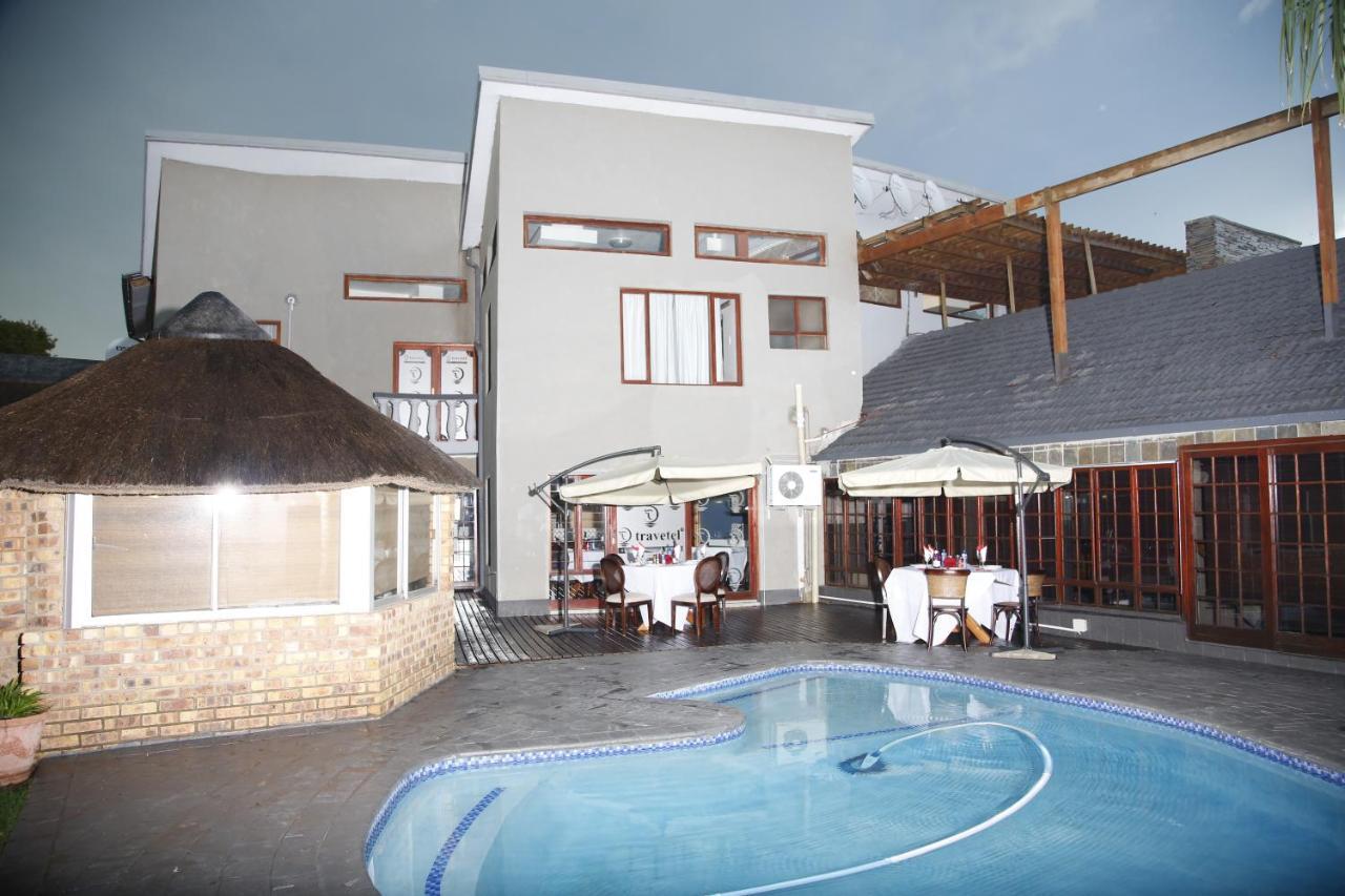 Travetel Or Tambo Airport Hotel Kempton Park Exterior photo