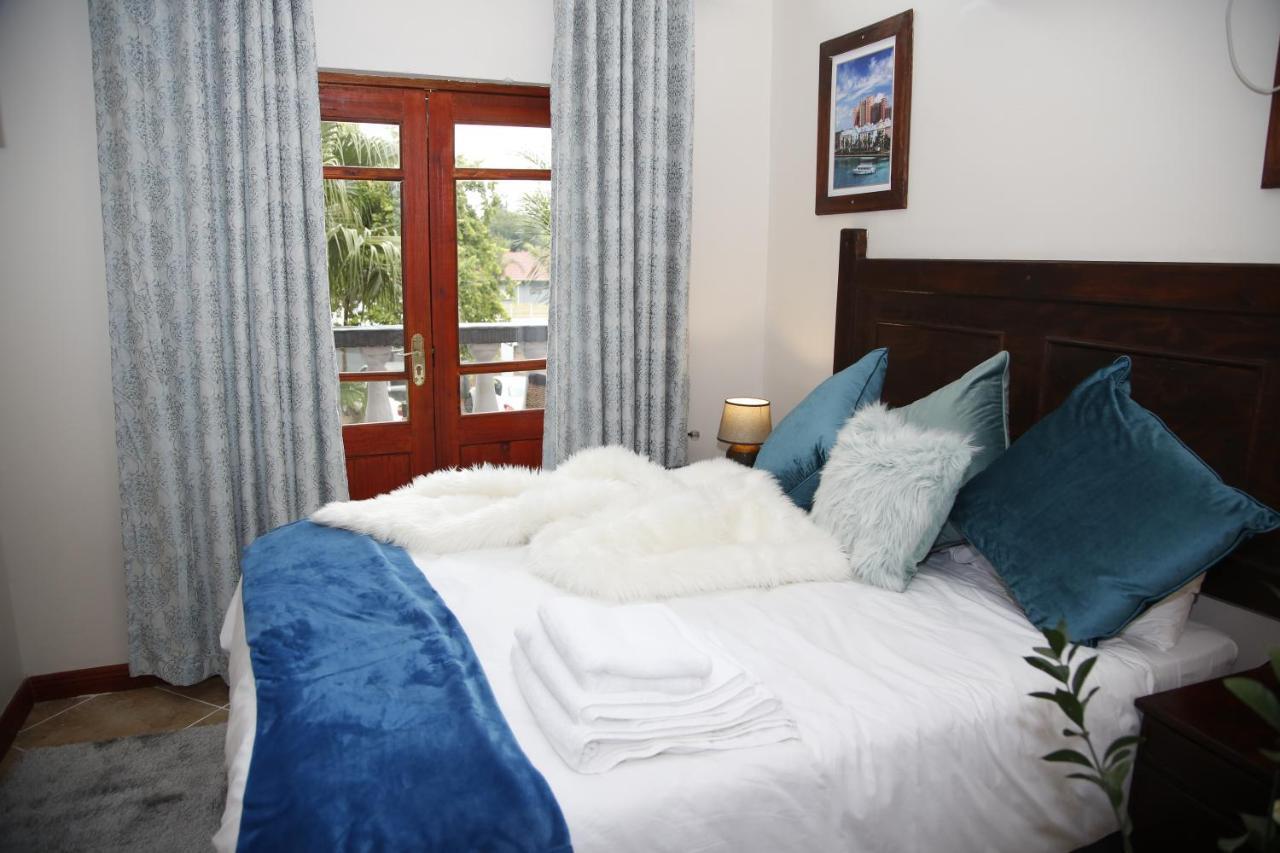 Travetel Or Tambo Airport Hotel Kempton Park Exterior photo