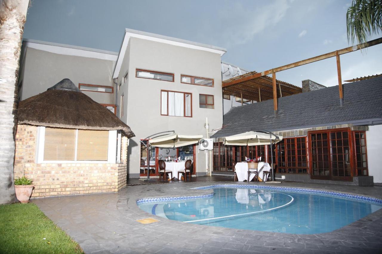 Travetel Or Tambo Airport Hotel Kempton Park Exterior photo